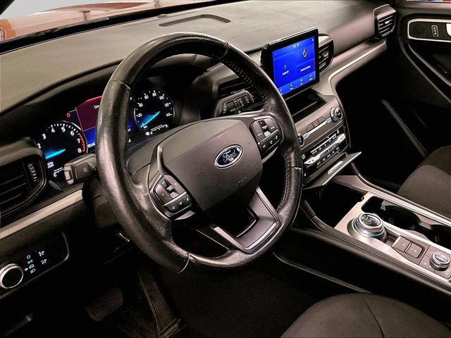 Used 2020 Ford Explorer XLT w/ Comfort Package AWD/4WD image 12