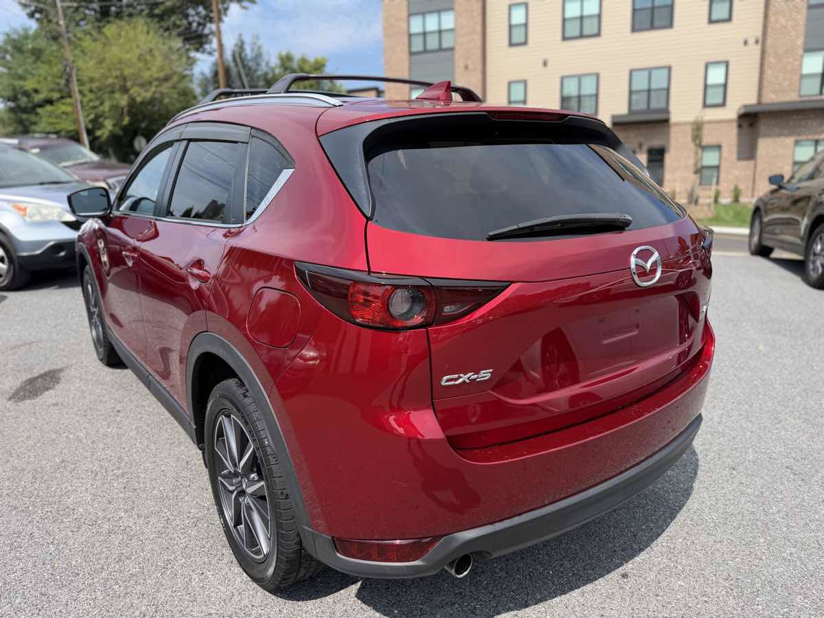 Used 2018 MAZDA CX-5 Touring w/ Preferred Equipment Package FWD image 5