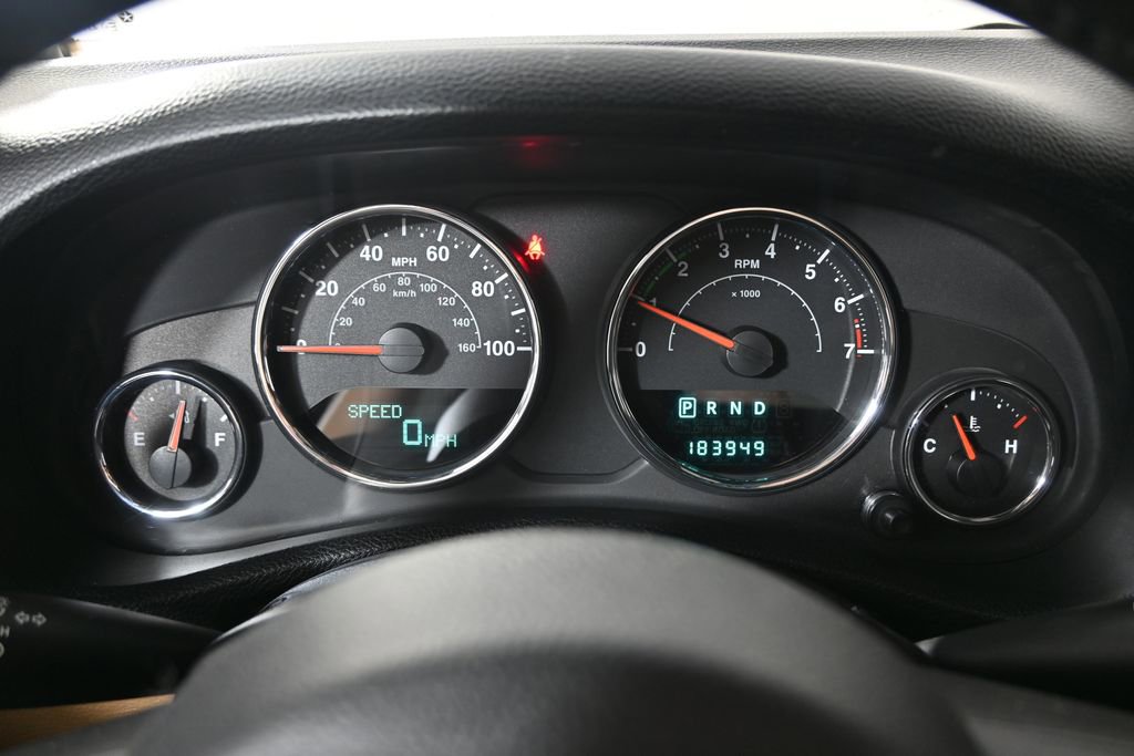 Used 2014 Jeep Wrangler Unlimited Sahara w/ Connectivity Group AWD/4WD image 23