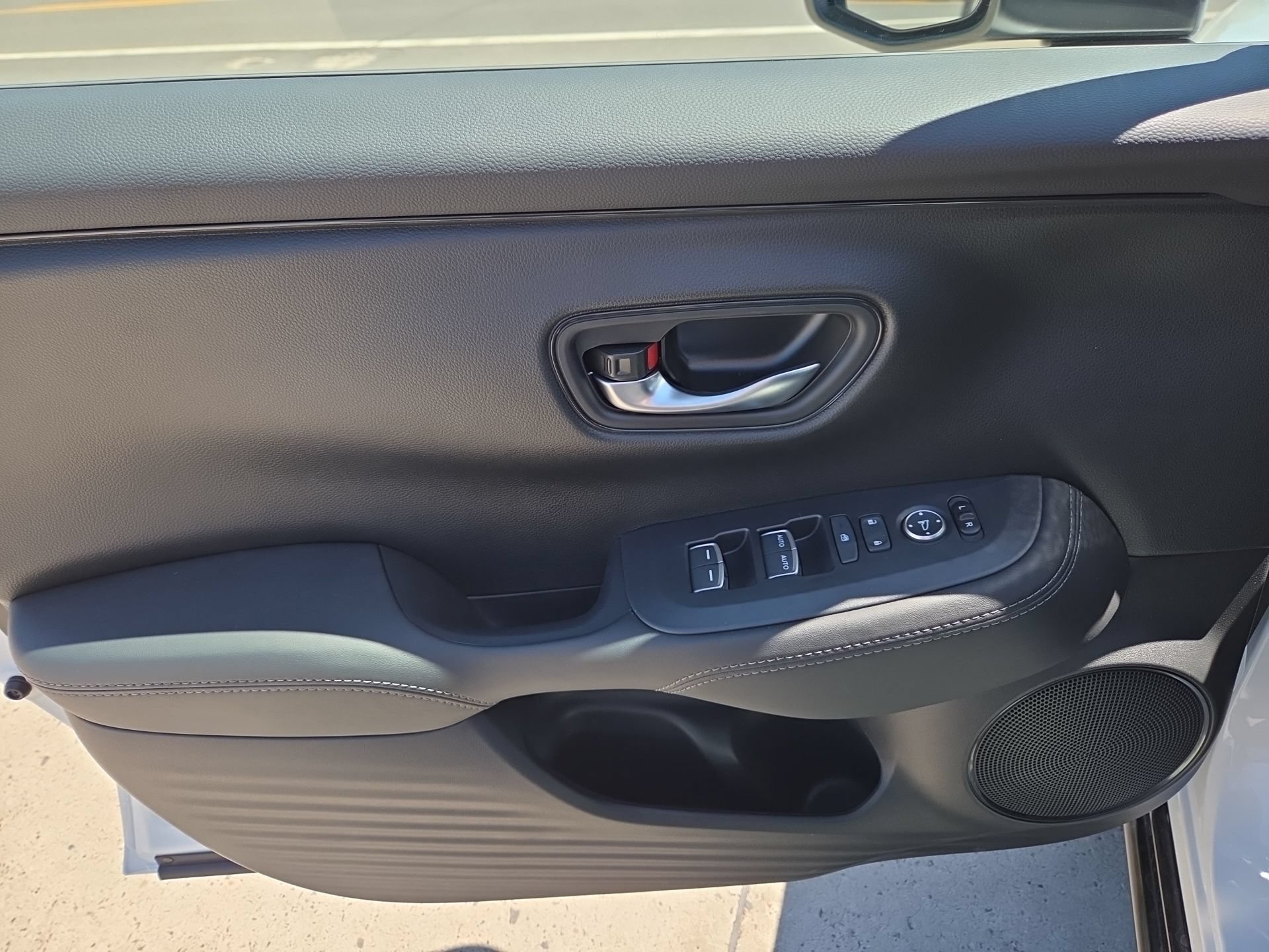 New 2027 Honda HR-V EX-L image 11