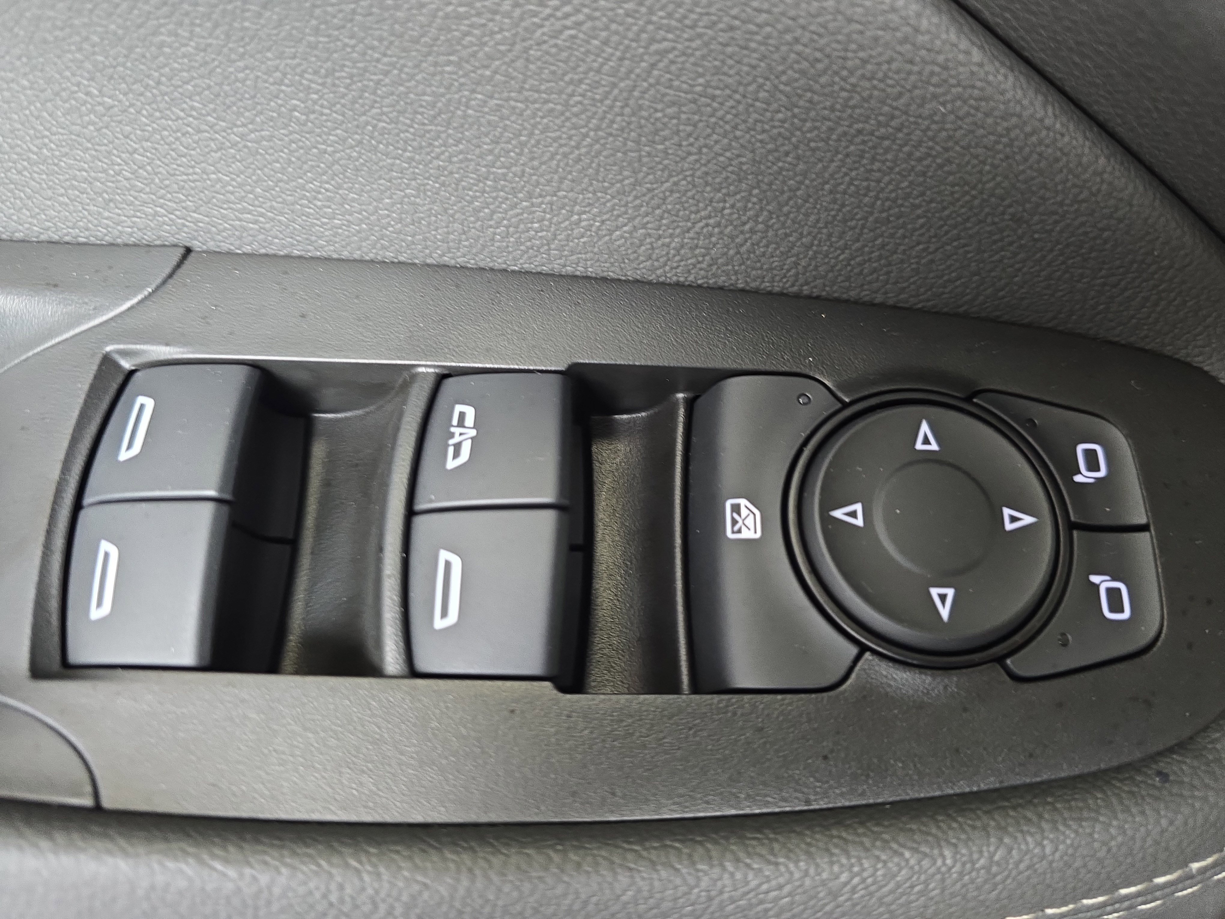 Used 2023 Buick Encore GX Select w/ Sport Touring Package FWD image 27