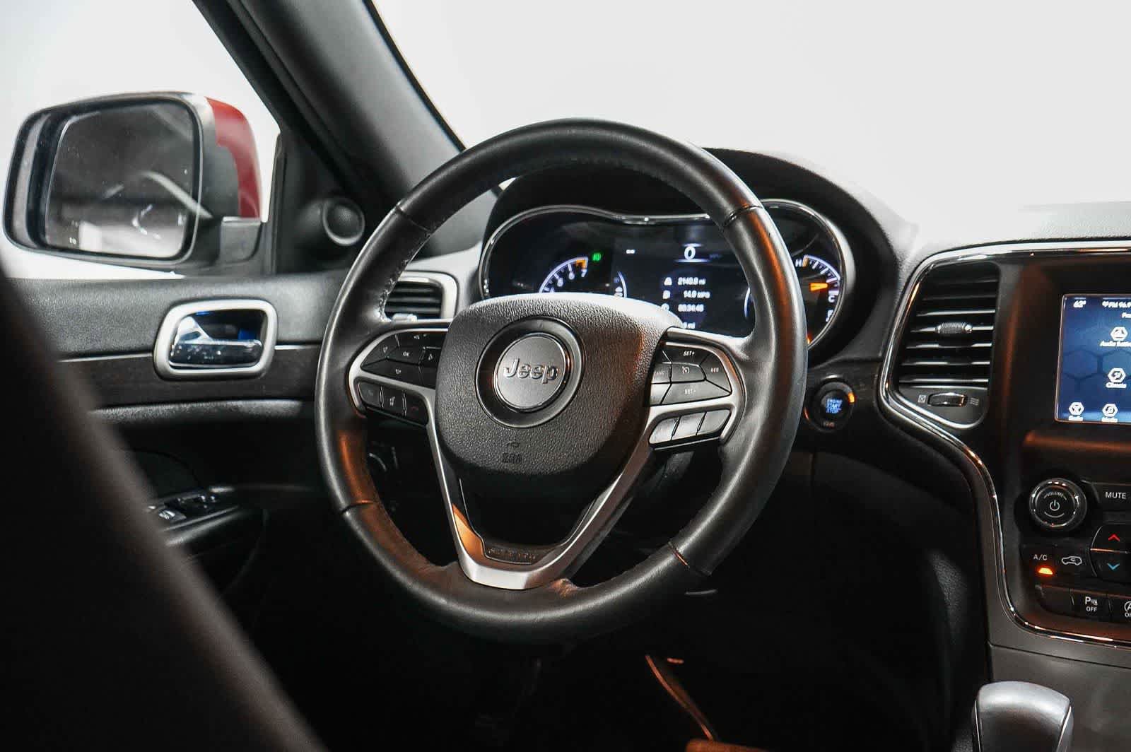 Used 2018 Jeep Grand Cherokee Laredo RWD image 15