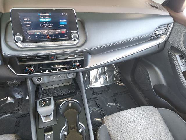 Certified 2023 Nissan Rogue SV FWD image 16