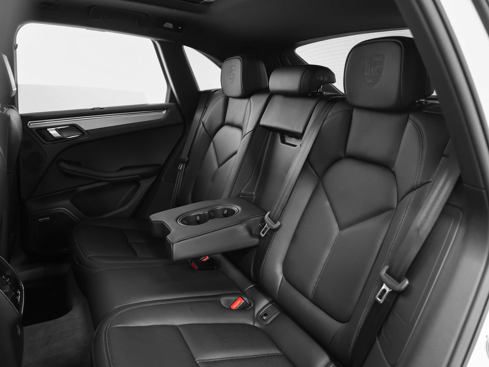 Certified 2026 Porsche Macan image 44