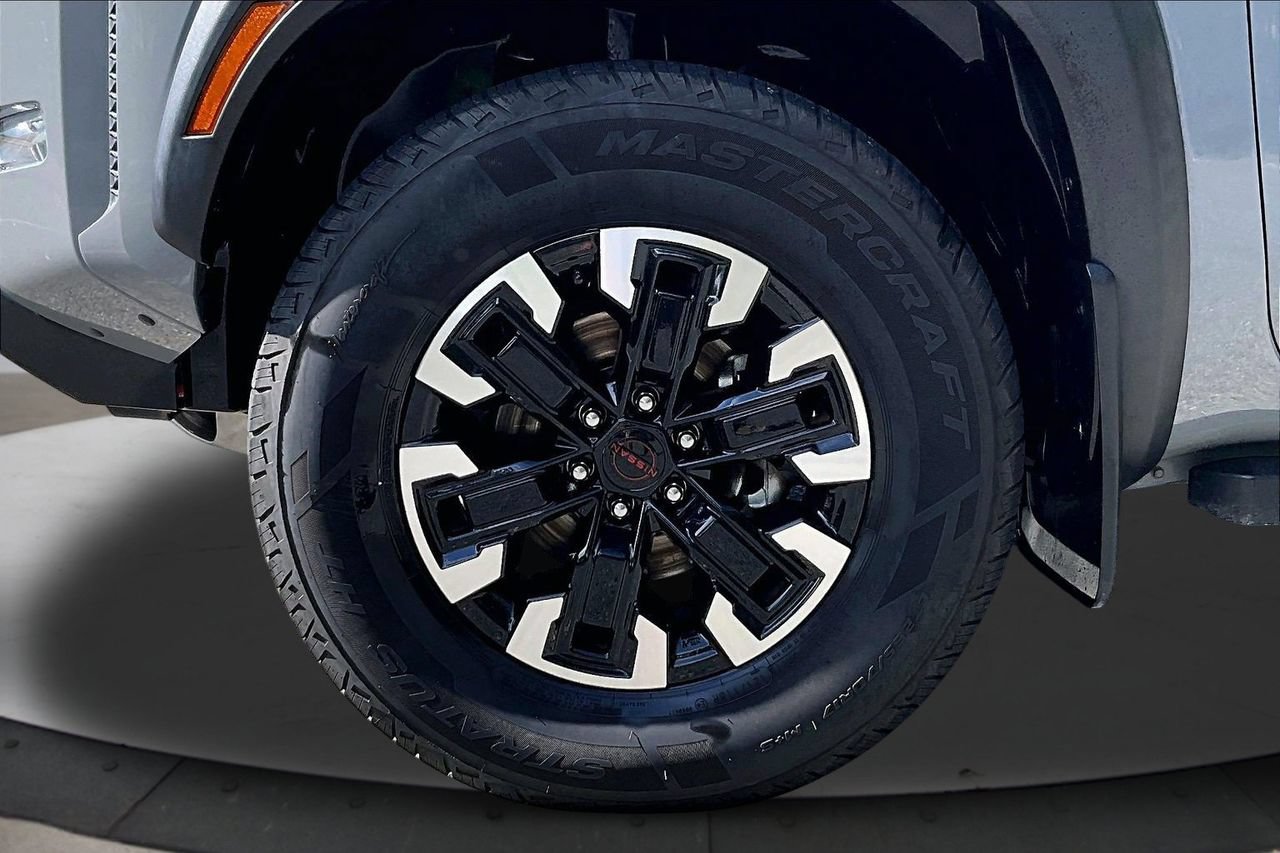 Used 2022 Nissan Frontier PRO-4X AWD/4WD image 31
