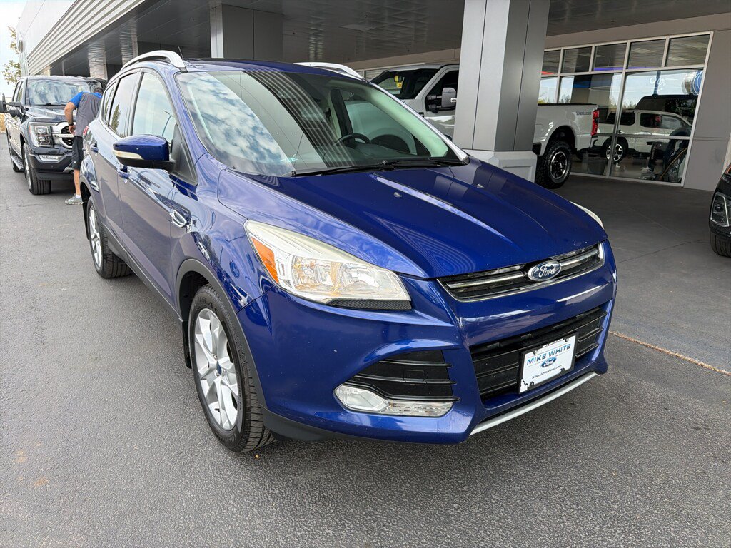 Used 2015 Ford Escape Titanium w/ Canadian Touring Package AWD/4WD video 1