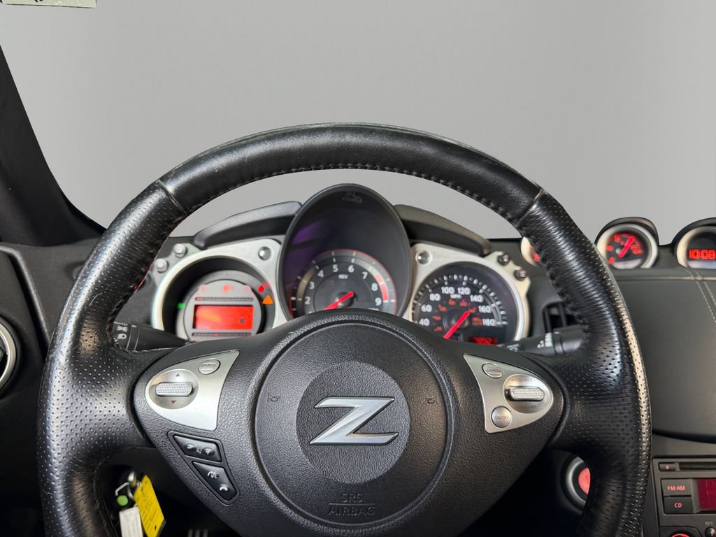 Used 2016 Nissan 370Z Coupe RWD image 19
