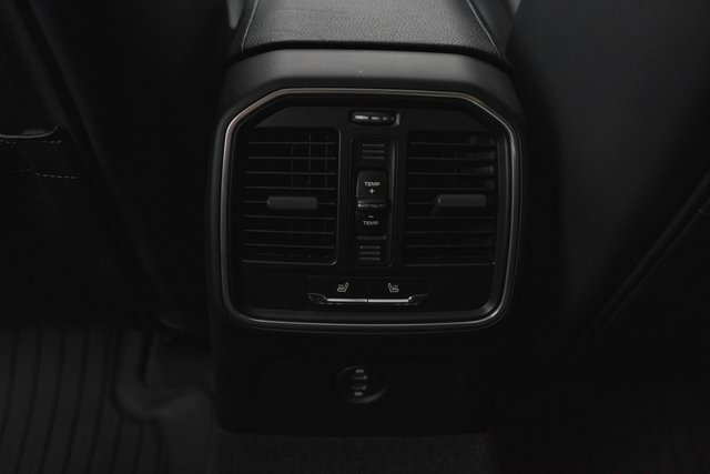 Used 2024 Porsche Macan w/ Premium Plus Package image 27