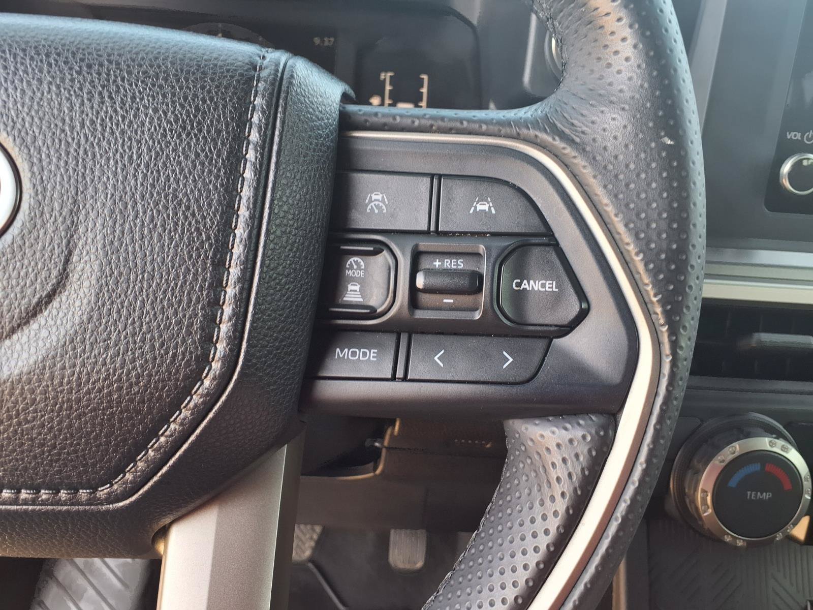 Used 2025 Toyota 4Runner SR5 AWD/4WD image 21
