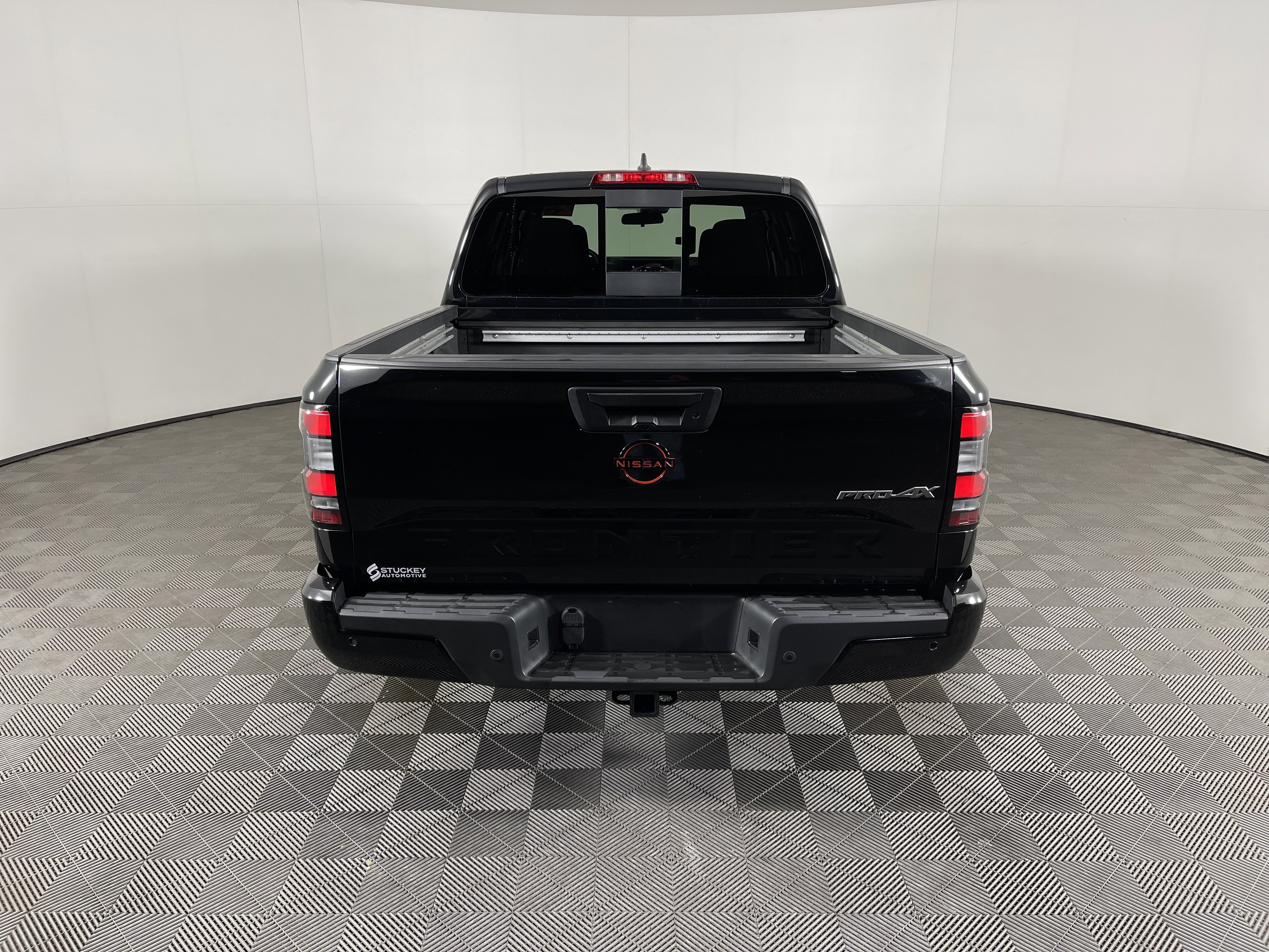 Used 2023 Nissan Frontier PRO-4X w/ Pro Convenience Package image 4