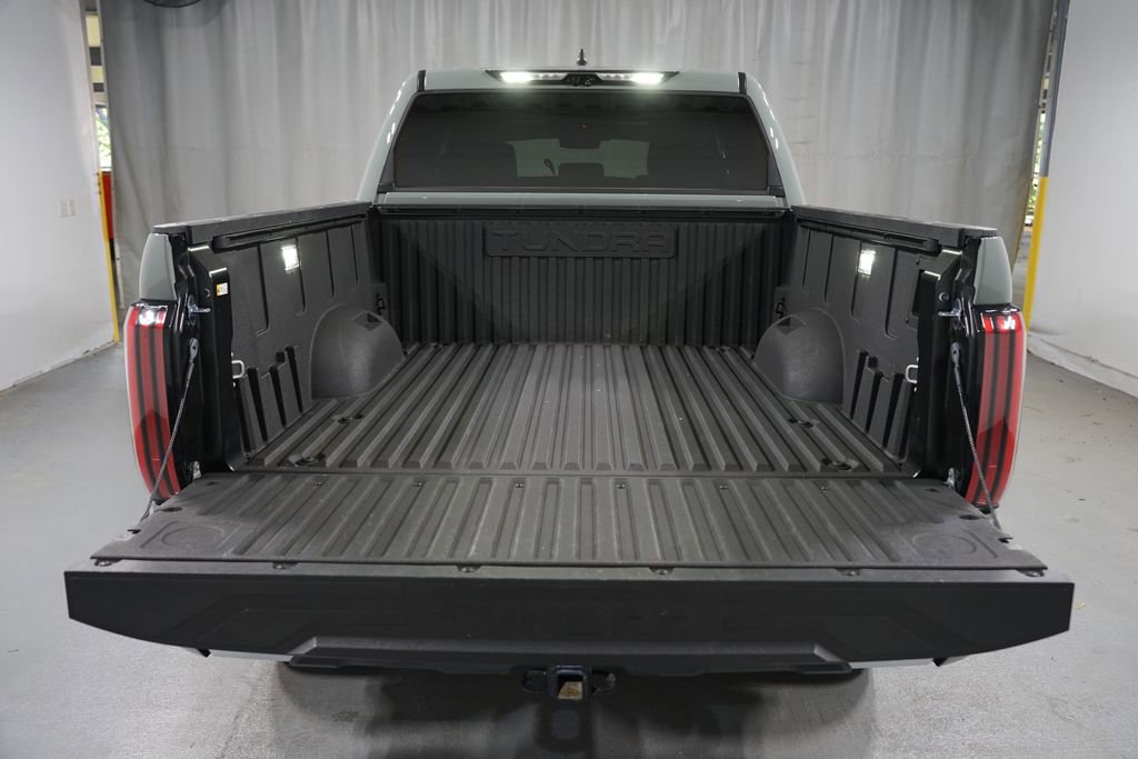 Used 2025 Toyota Tundra Limited AWD/4WD image 39