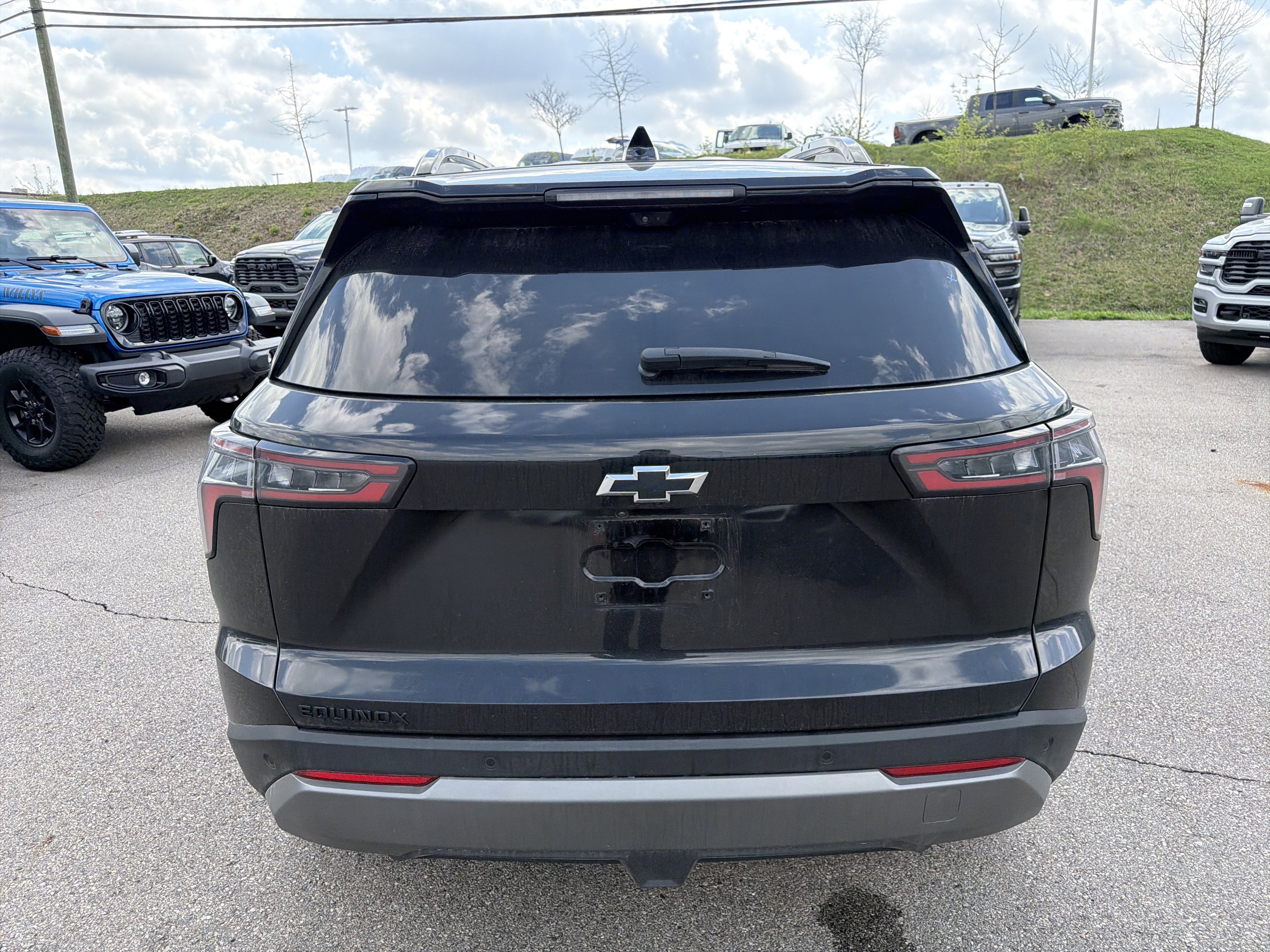 Used 2025 Chevrolet Equinox LT w/ Convenience Package II image 10