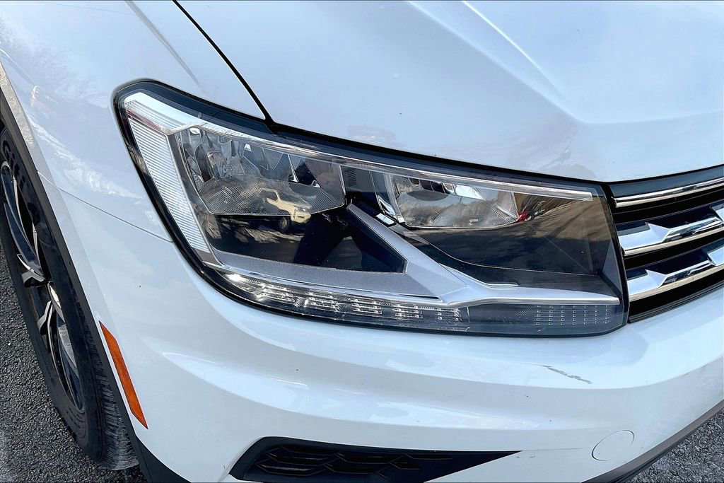 Used 2021 Volkswagen Tiguan SE image 29