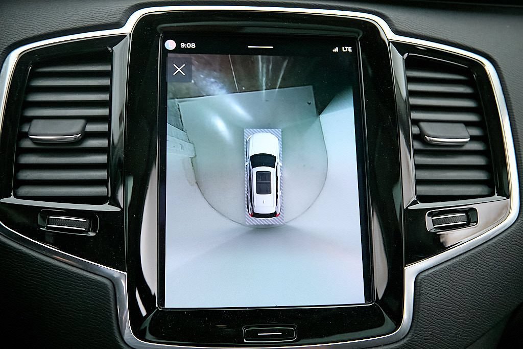 Certified 2023 Volvo XC90 B5 Plus w/ Protection Package Premier AWD/4WD image 32