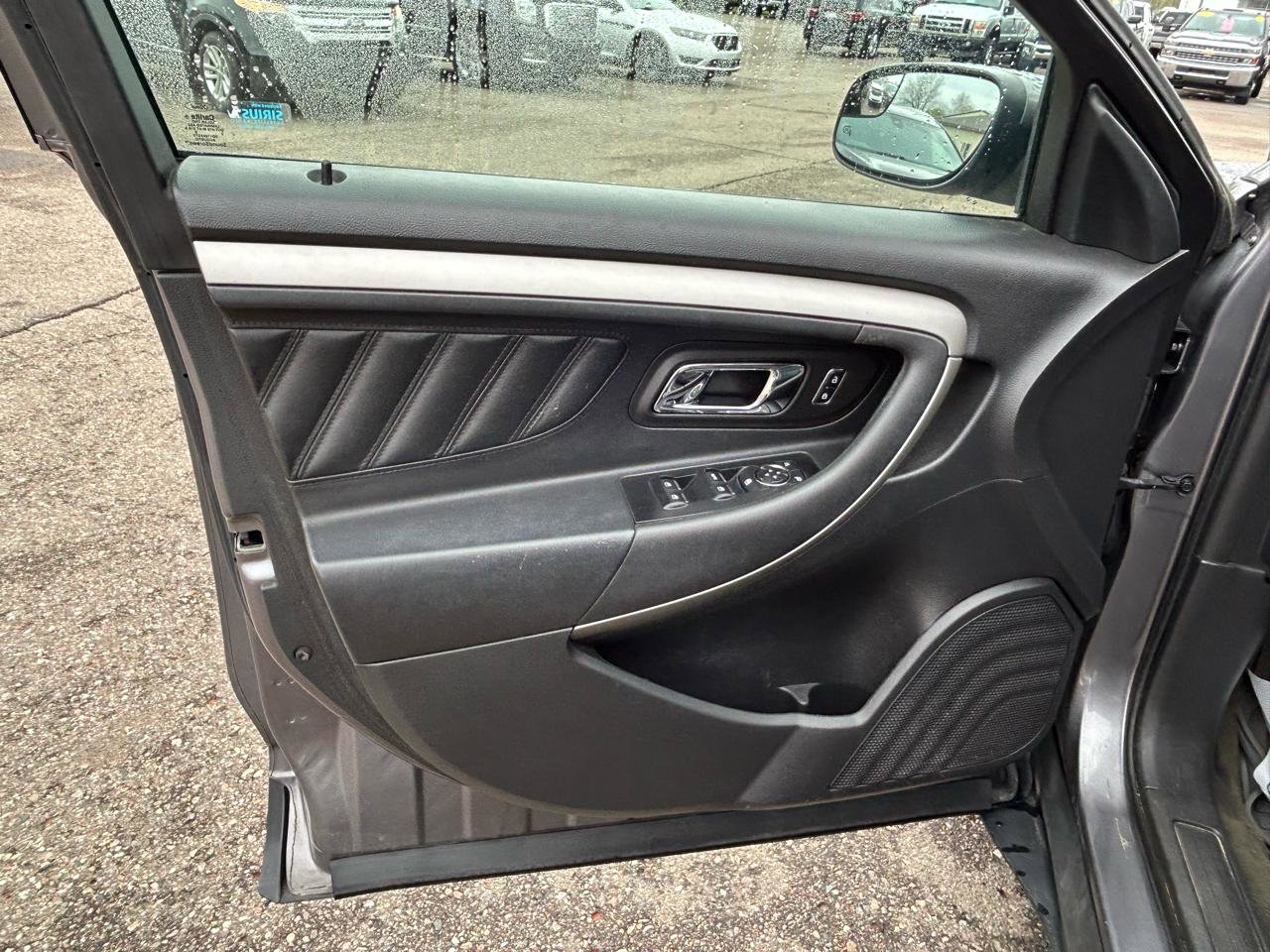 Used 2014 Ford Taurus SEL w/ Equipment Group 201A FWD image 14