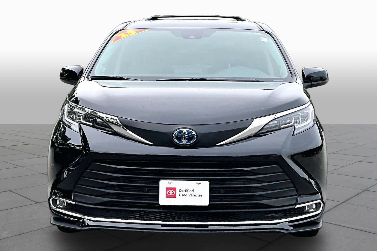 Certified 2023 Toyota Sienna XLE w/ XLE Plus Package AWD/4WD image 6