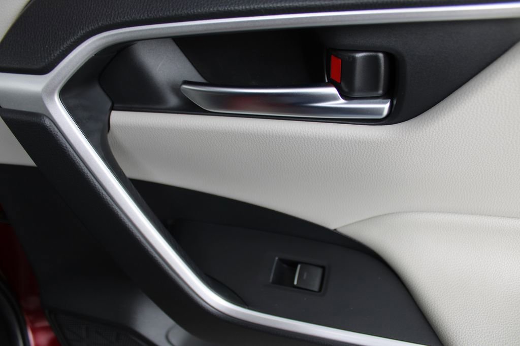 Used 2023 Toyota RAV4 XLE Premium AWD/4WD image 59