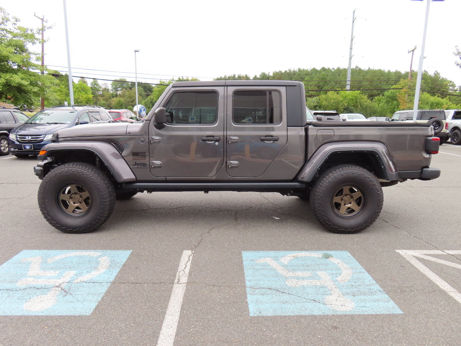 Used 2022 Jeep Gladiator Sport AWD/4WD image 8