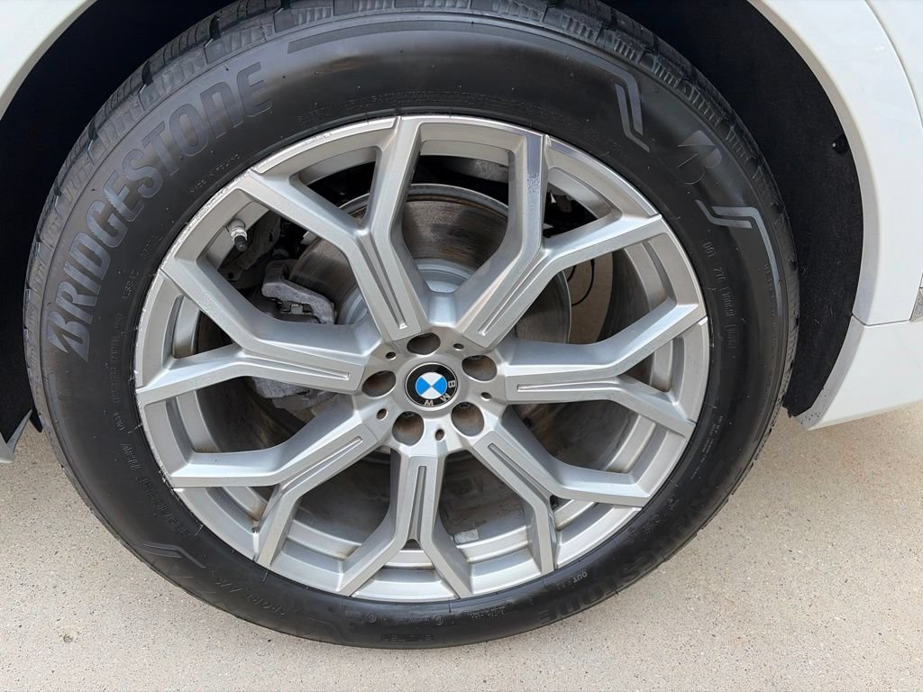 Used 2022 BMW X7 xDrive40i w/ Executive Package AWD/4WD image 21