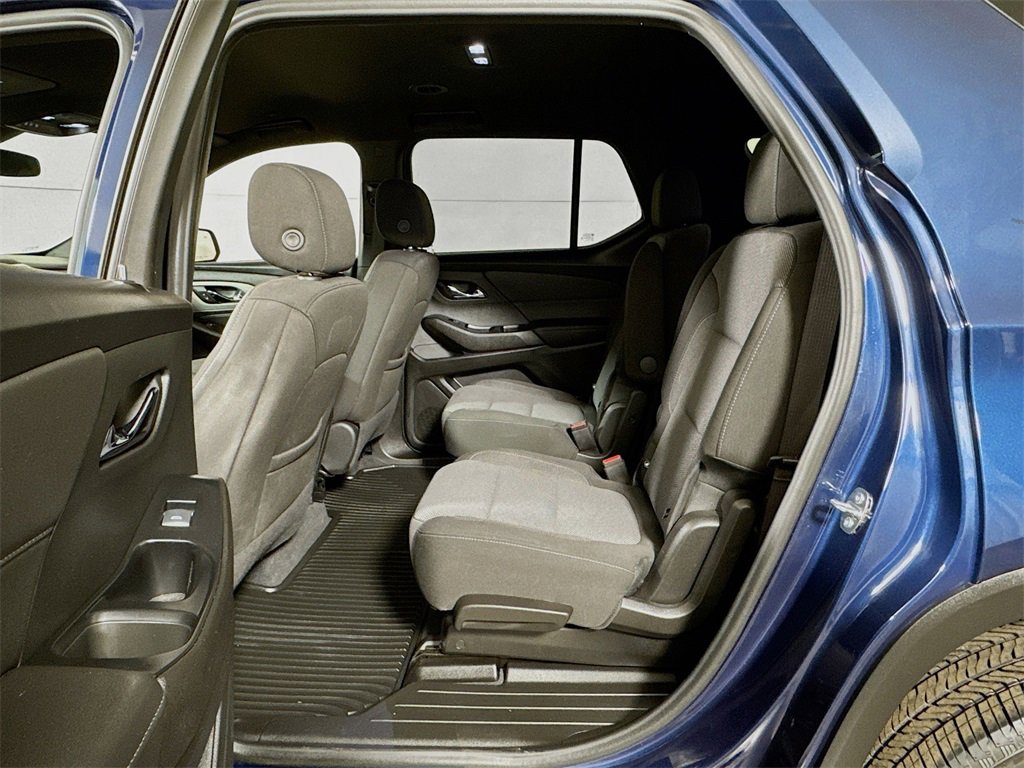 Used 2023 Chevrolet Traverse LT image 21
