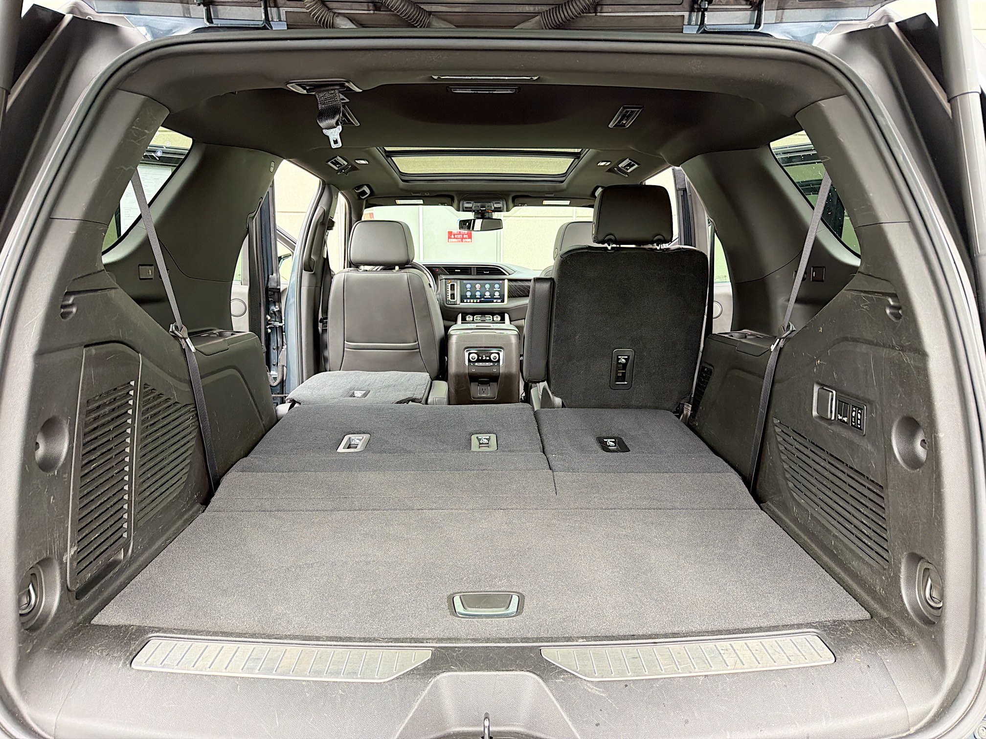Used 2021 GMC Yukon Denali AWD/4WD image 8