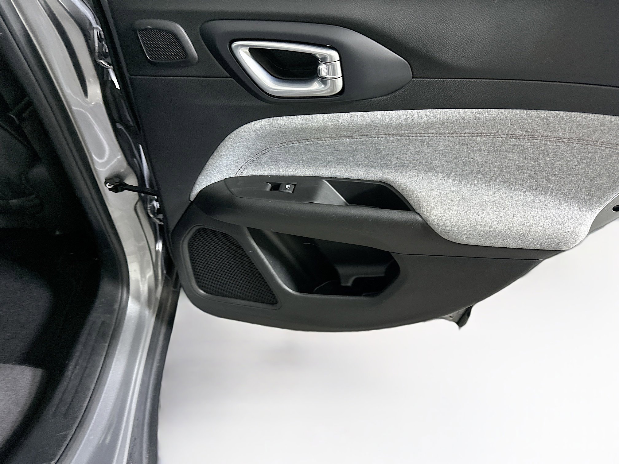 Used 2022 Jeep Compass Latitude w/ Sun and Sound Group image 28