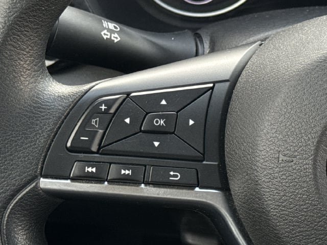 Used 2025 Nissan Sentra SV FWD image 13
