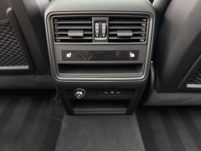 Used 2024 Porsche Cayenne image 23