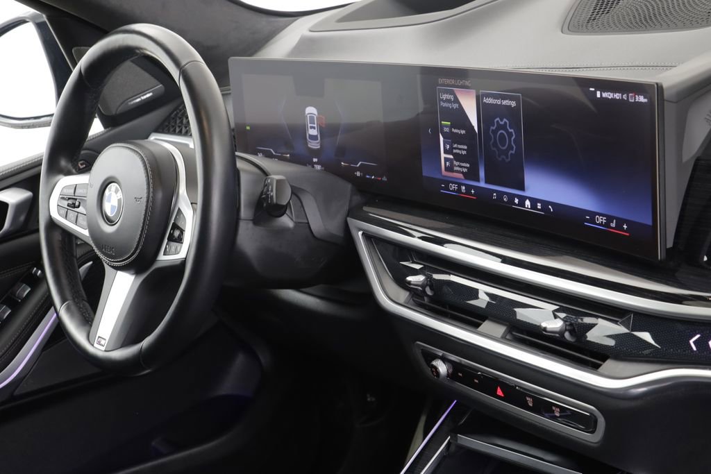 Certified 2024 BMW X7 xDrive40i w/ M Sport Package image 22