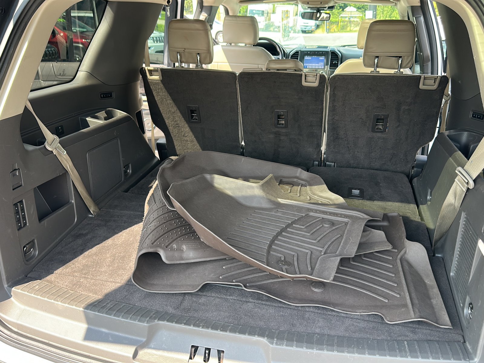 Used 2019 Ford Expedition Limited w/ Equipment Group 302A AWD/4WD image 27