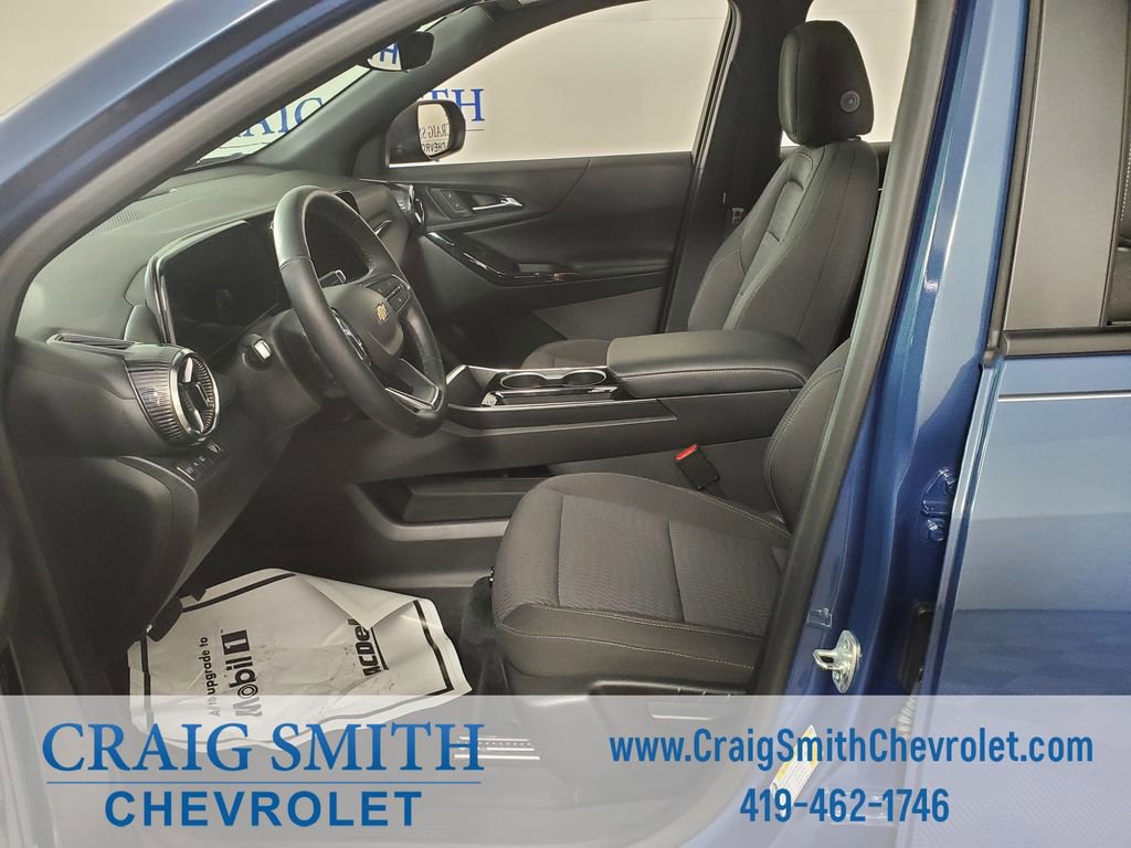 Used 2025 Chevrolet Equinox LT w/ Safety and Technology Package FWD image 9