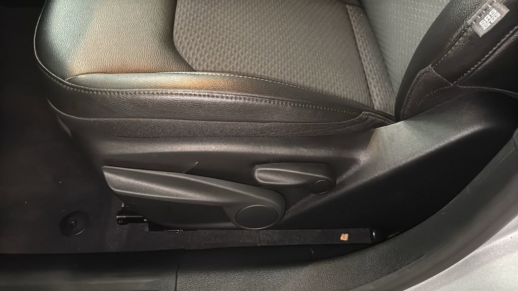 Used 2025 Jeep Compass Latitude w/ Altitude Special Edition image 22