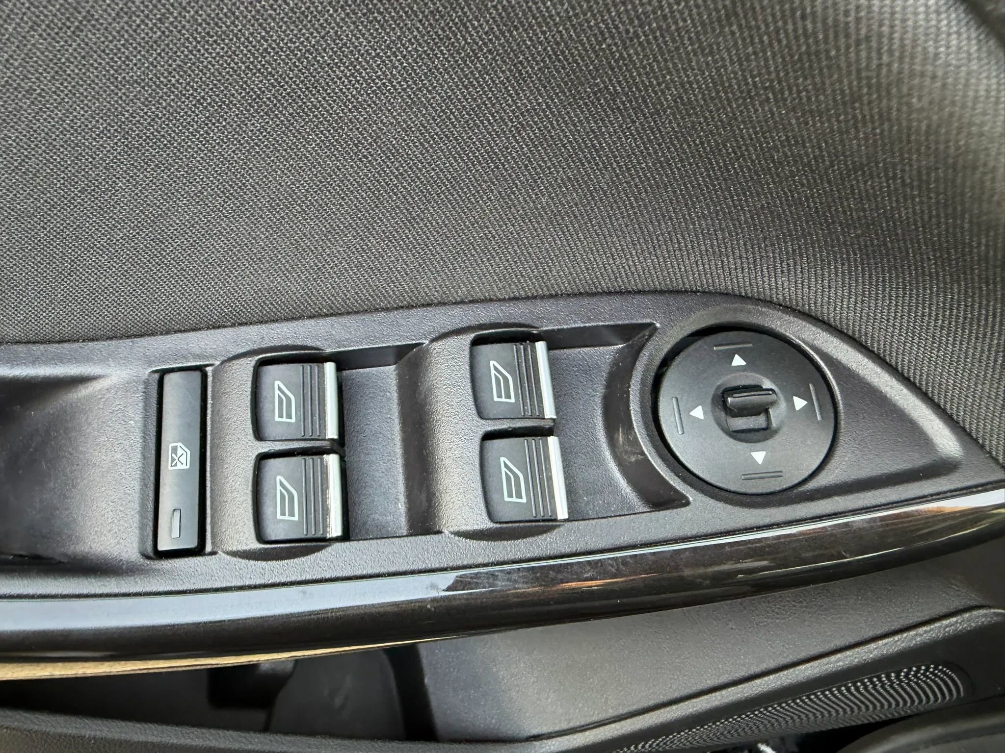 Used 2017 Ford Focus Titanium image 24