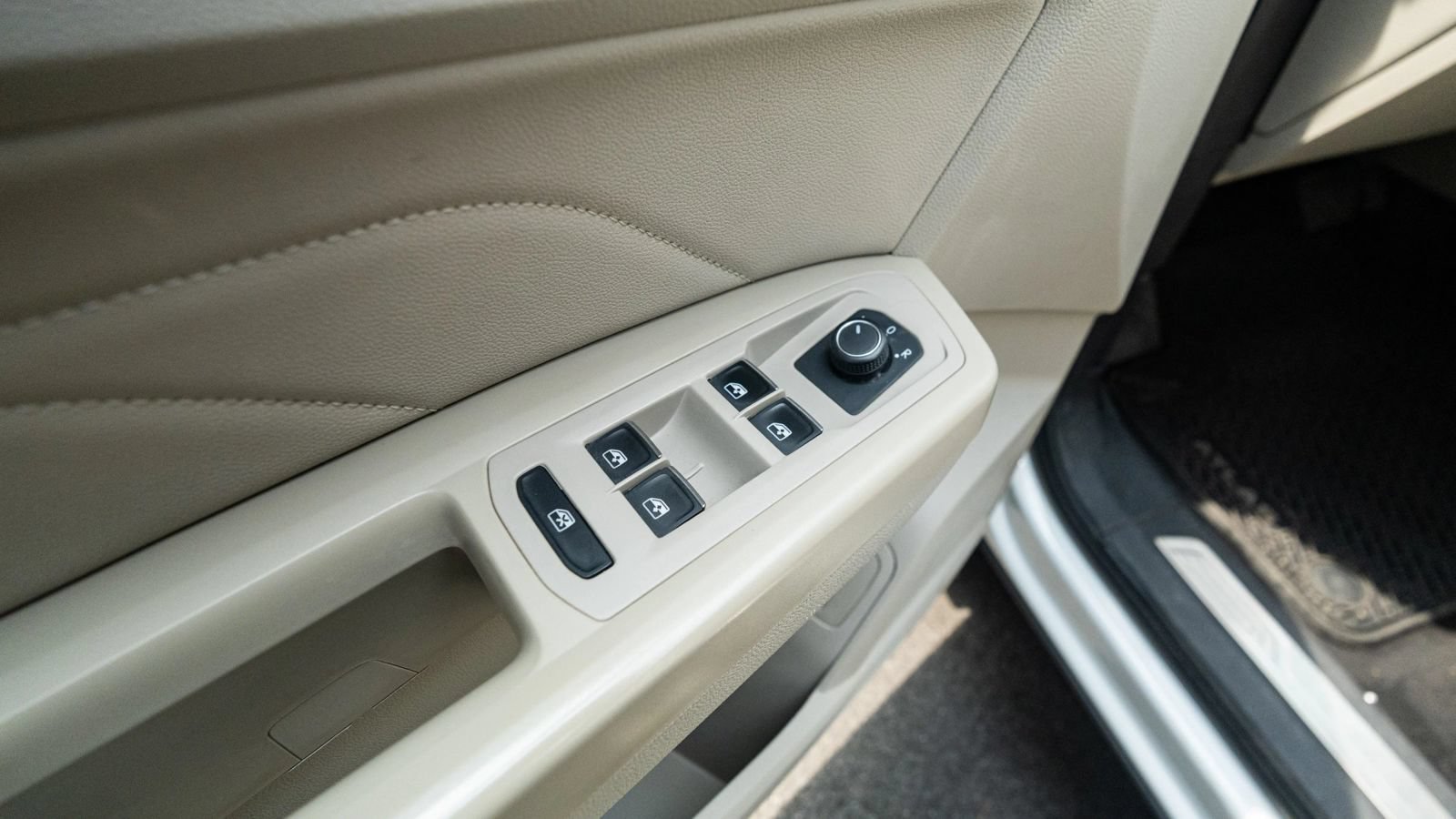 Used 2021 Volkswagen Atlas SE FWD image 39