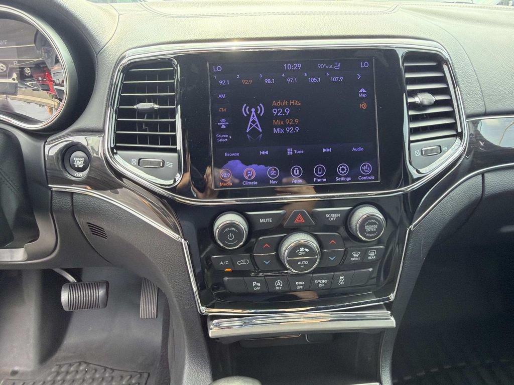 Used 2020 Jeep Grand Cherokee Overland AWD/4WD image 29