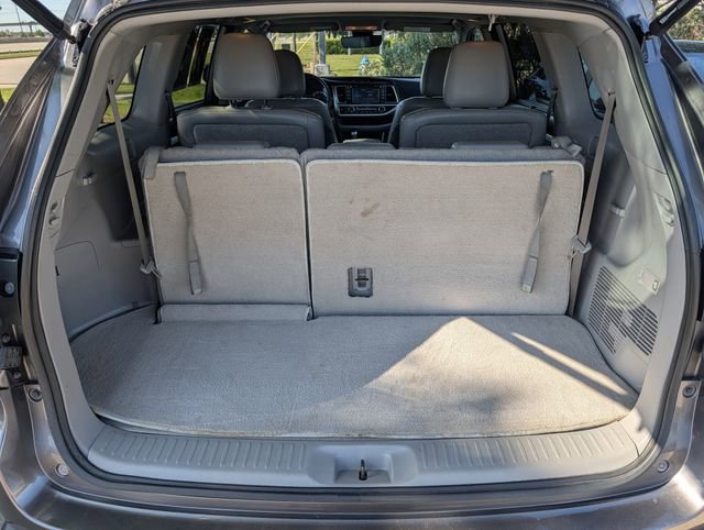 Used 2018 Toyota Highlander XLE FWD image 30