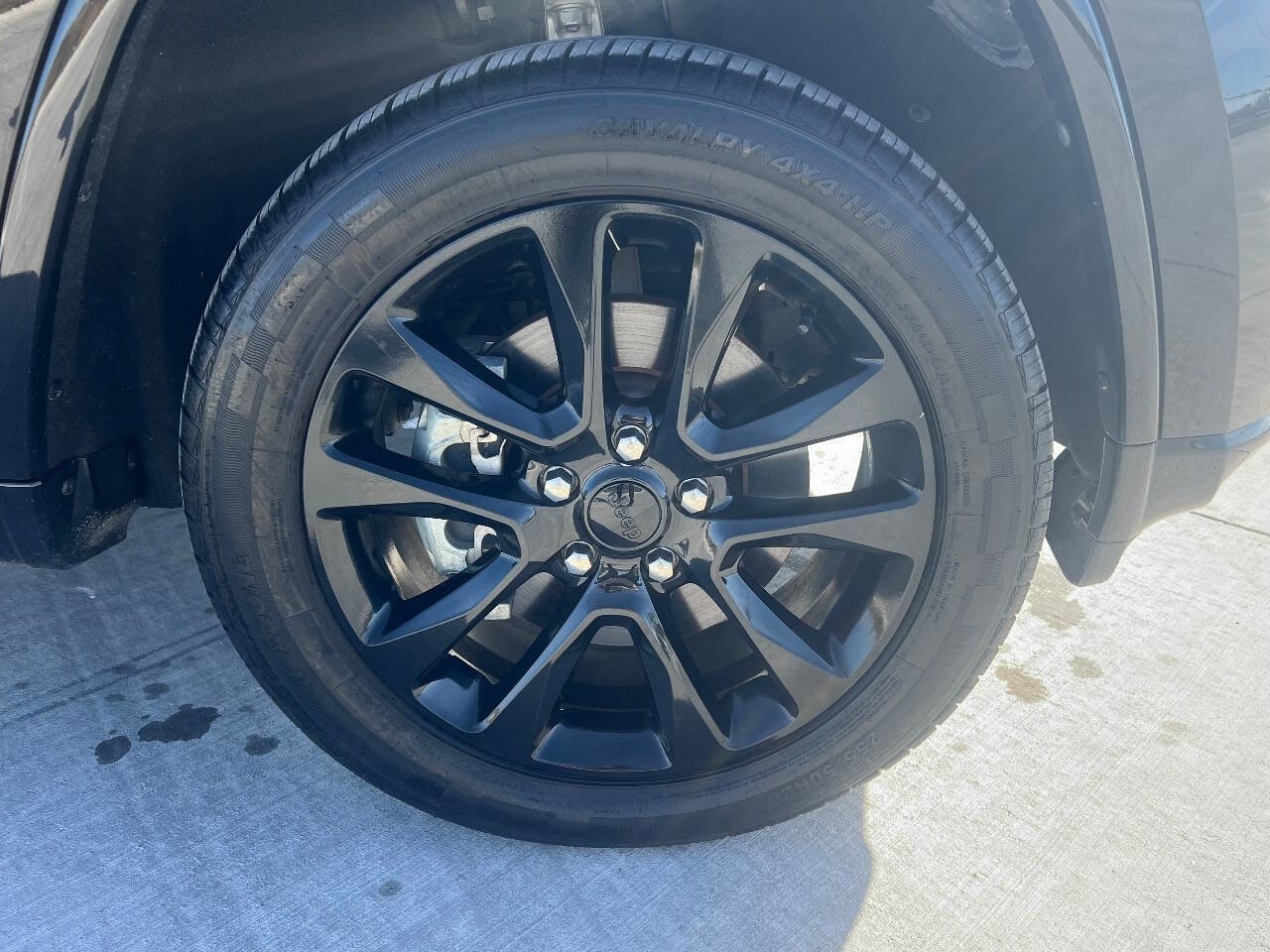 Used 2022 Jeep Grand Cherokee Altitude AWD/4WD image 23