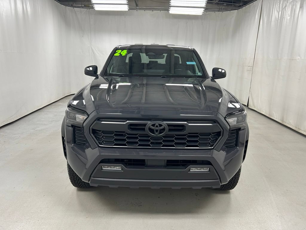 Used 2024 Toyota Tacoma TRD Off-Road AWD/4WD image 3