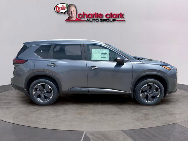 Certified 2025 Nissan Rogue SV w/ SV Premium Package image 6