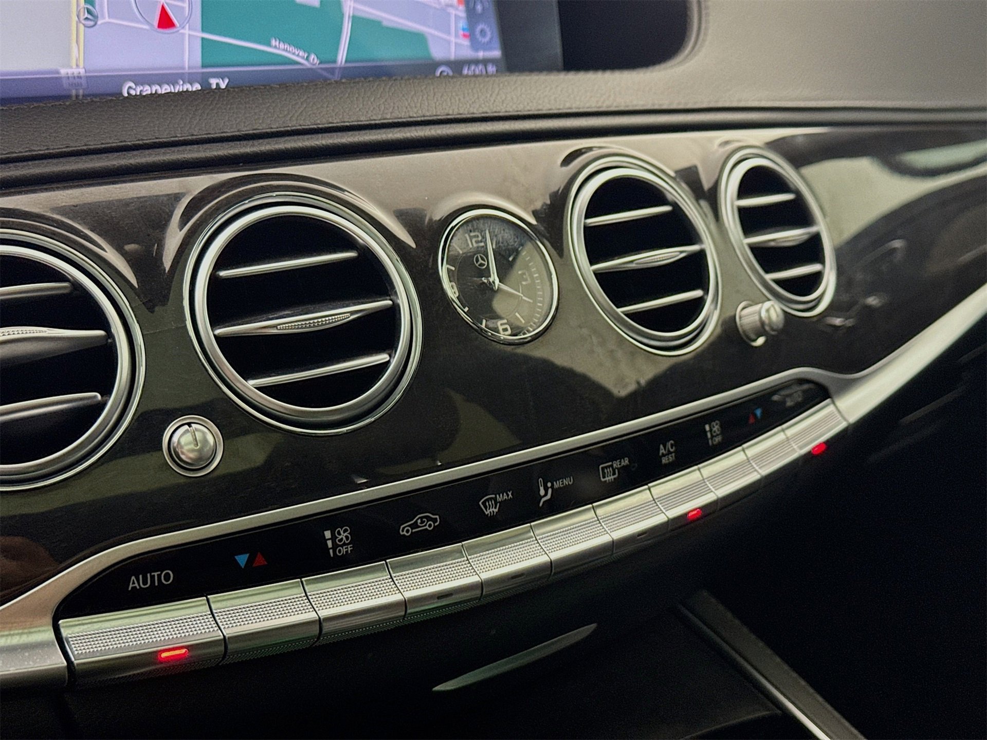 Used 2019 Mercedes-Benz S 560 Sedan image 17