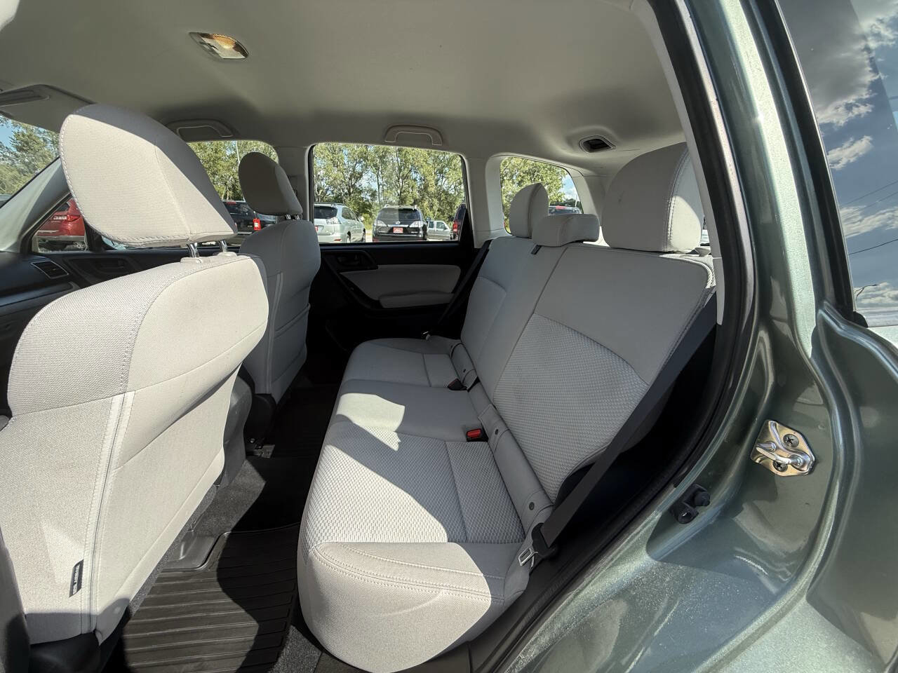 Used 2017 Subaru Forester 2.5i w/ Alloy Wheel Package image 9