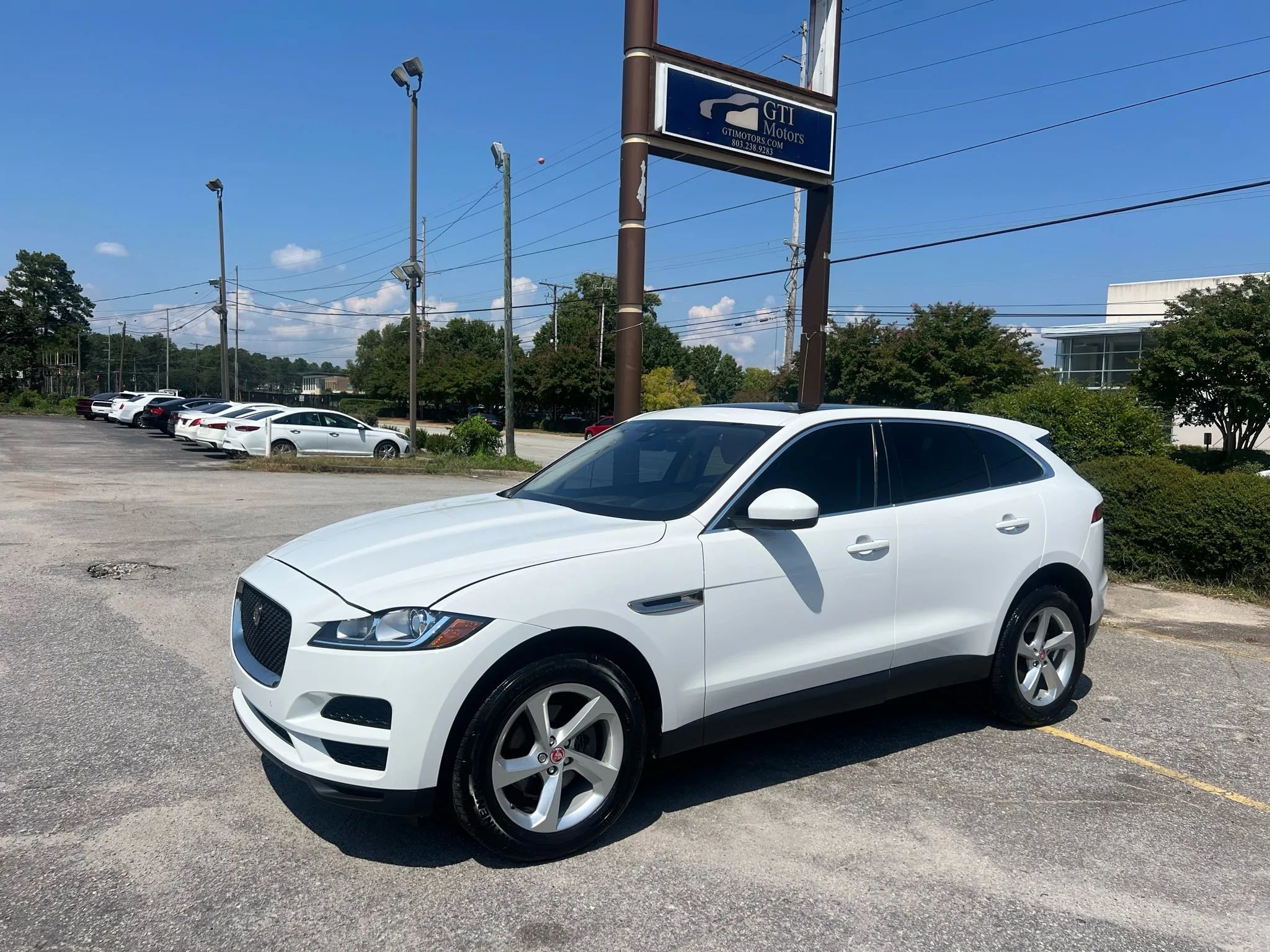 Used 2020 Jaguar F-PACE Premium image 11