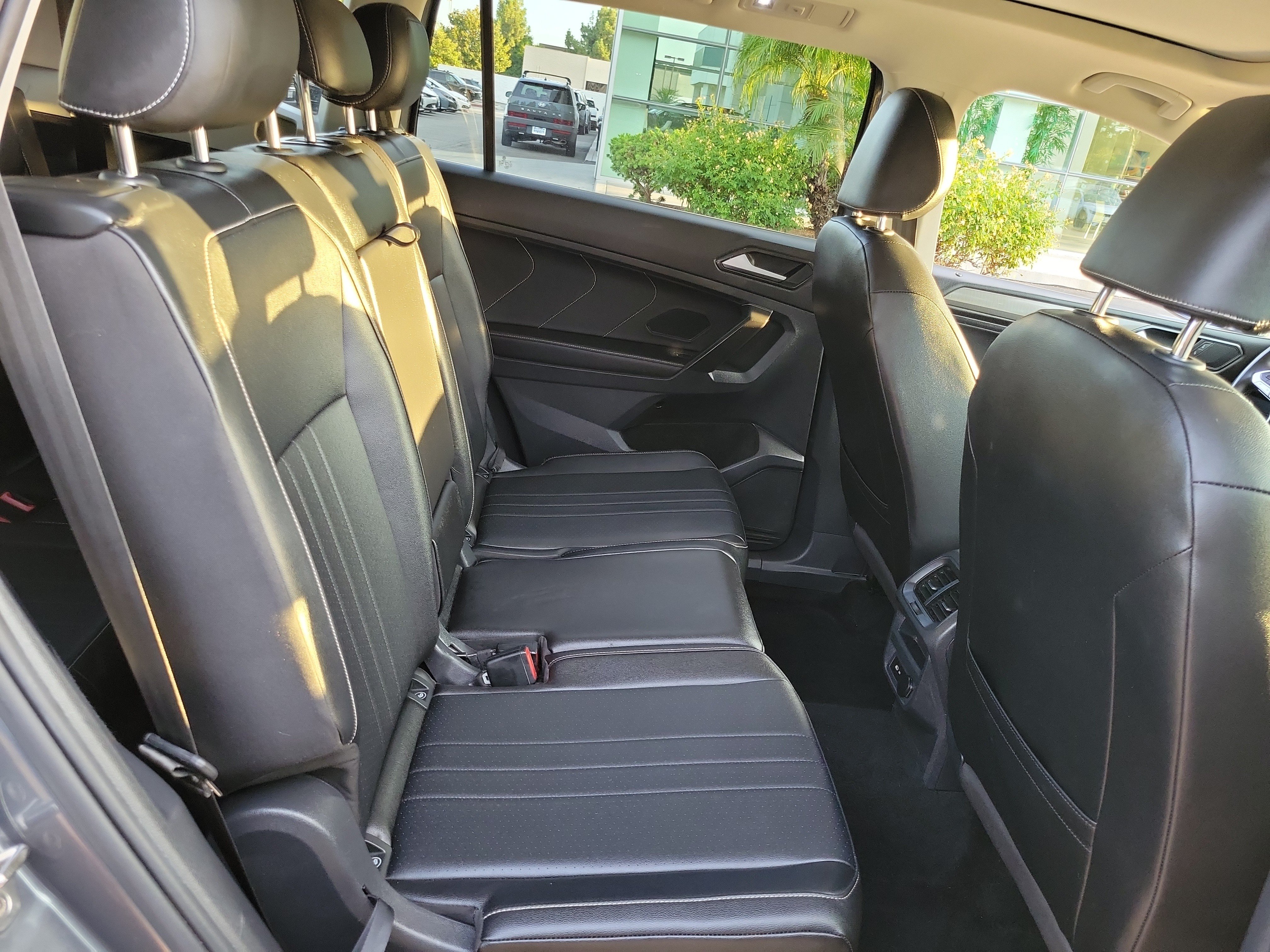 Used 2022 Volkswagen Tiguan SE FWD image 22
