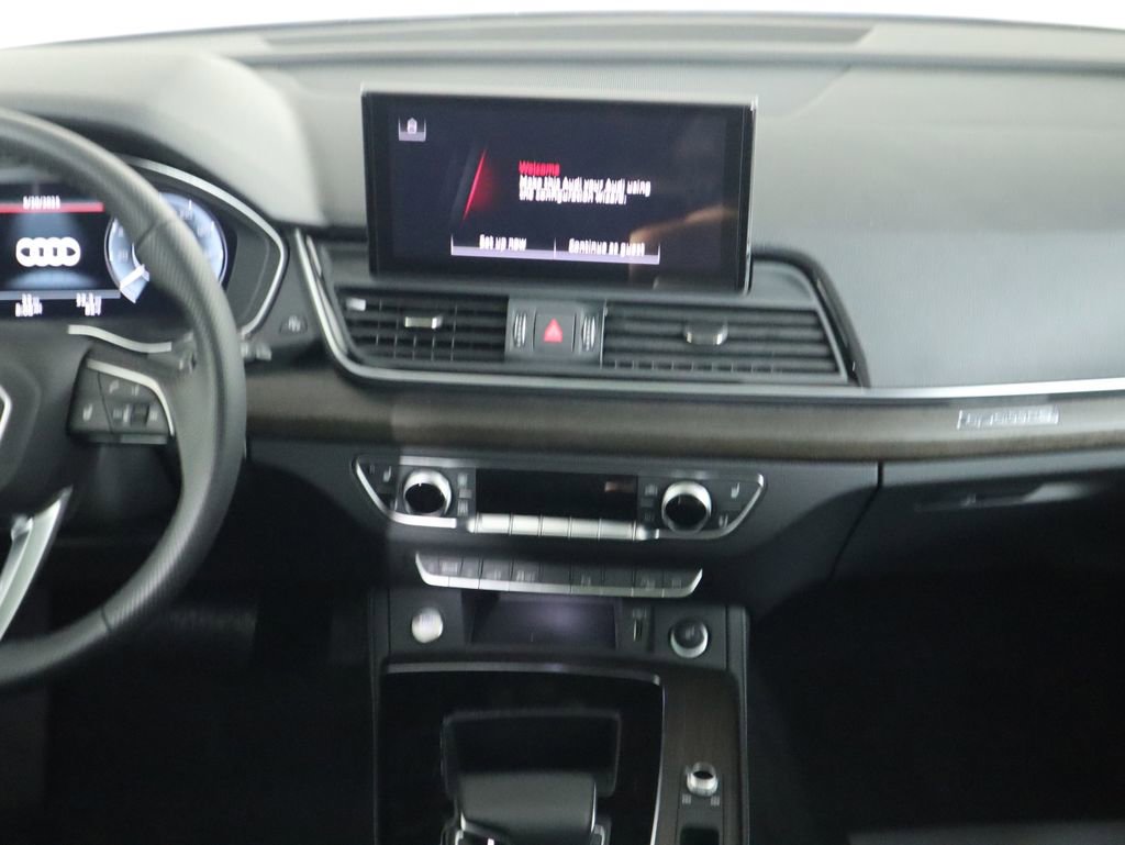 Used 2025 Audi Q5 e Premium Plus w/ Premium Plus Package image 15