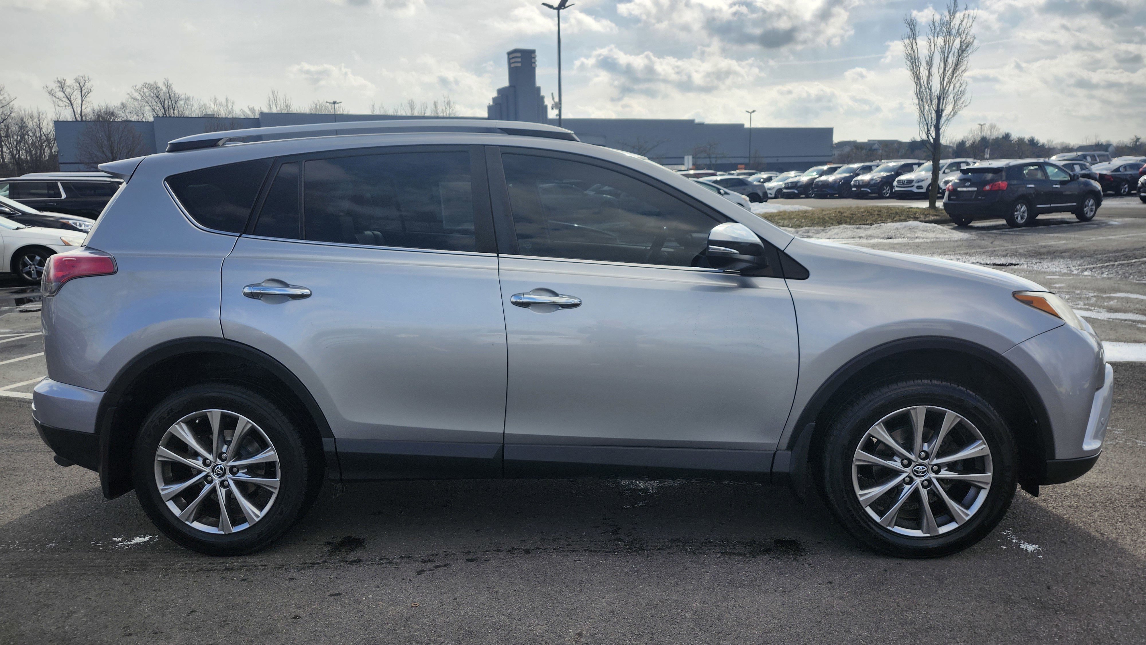 Used 2016 Toyota RAV4 Limited image 17