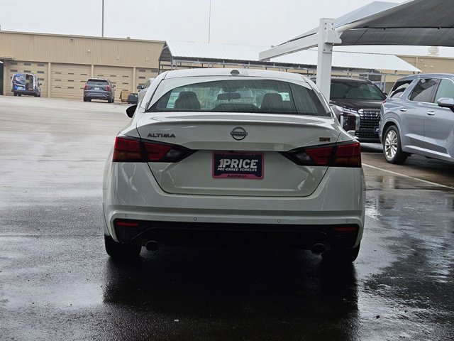 Used 2025 Nissan Altima 2.5 SR w/ SR Premium Package image 7