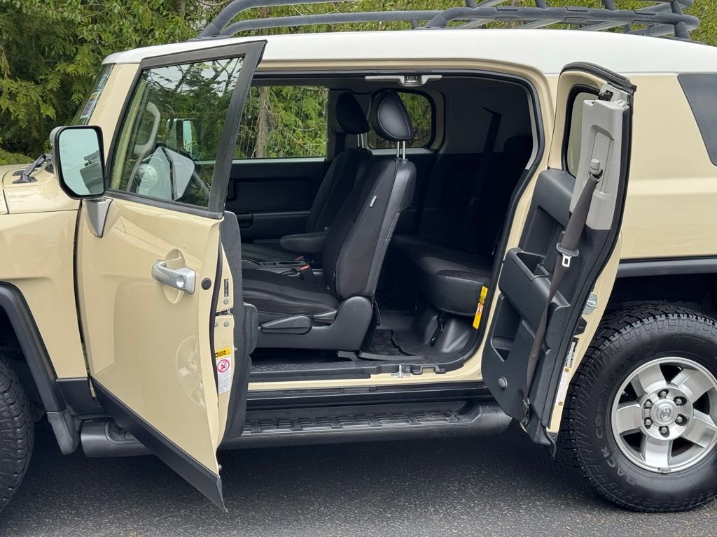 Used 2008 Toyota FJ Cruiser 4WD image 8