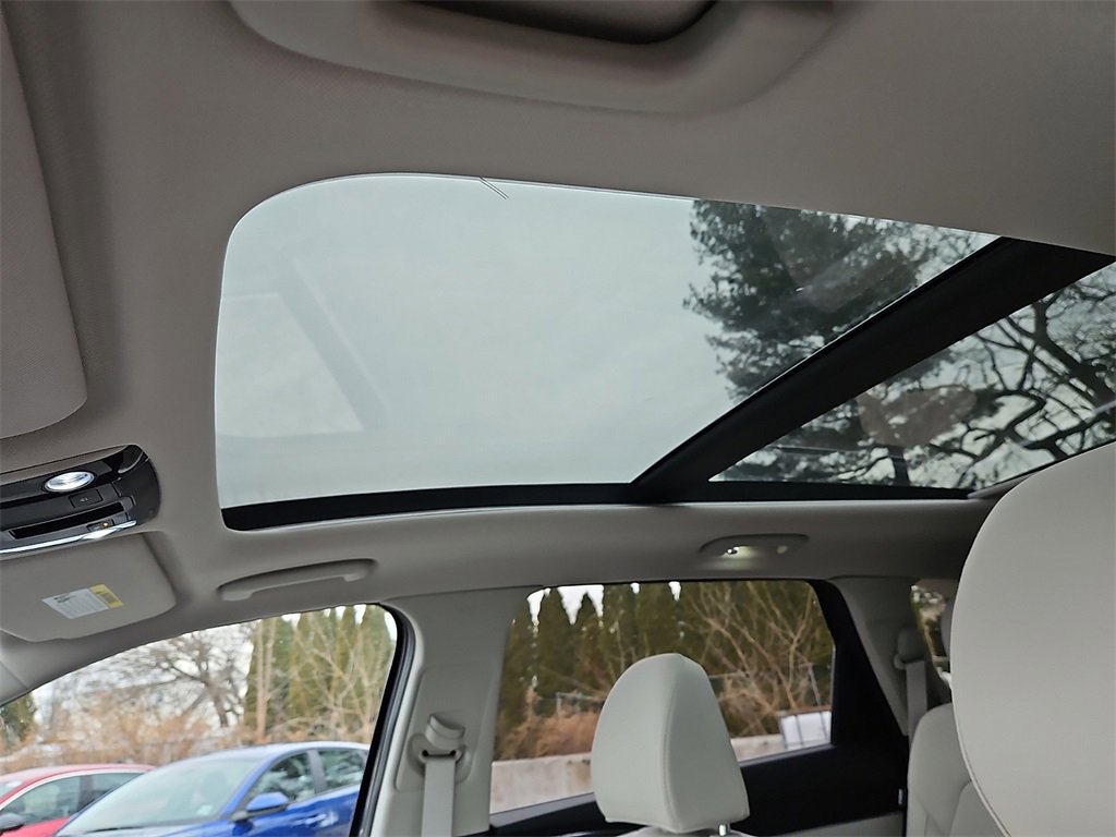 Certified 2025 Kia Sorento S w/ Panoramic Sunroof Package image 16