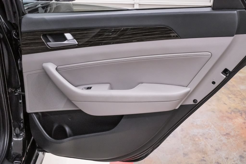 Used 2017 Hyundai Sonata Limited w/ Cargo Package FWD image 29