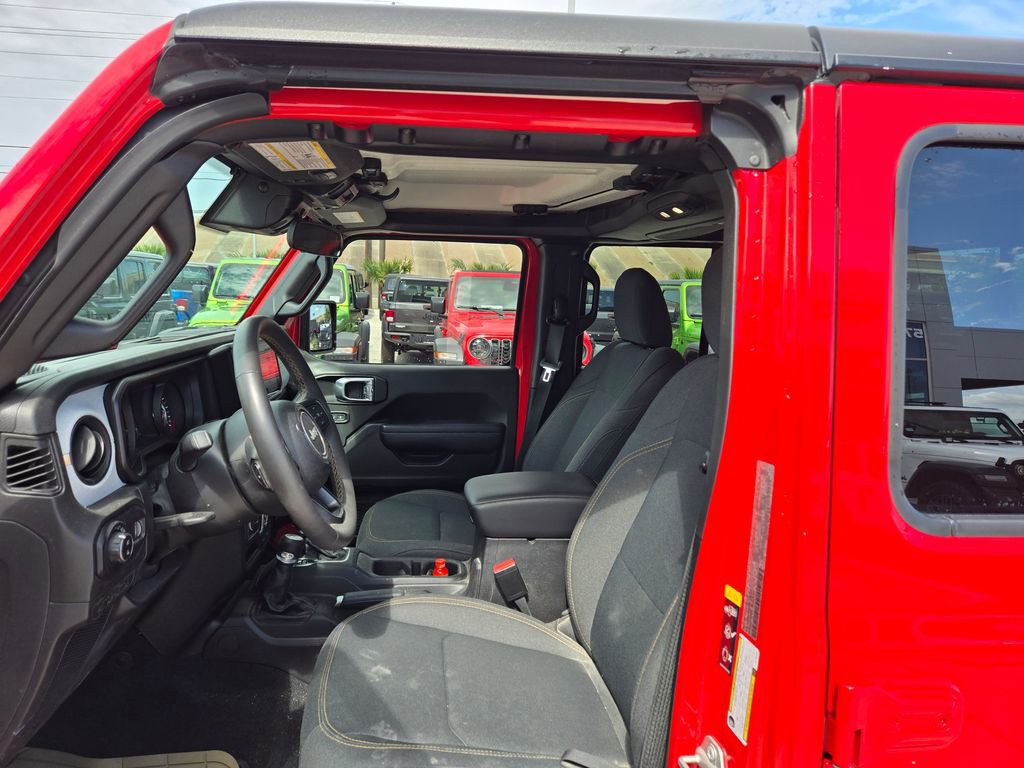 Used 2024 Jeep Gladiator Sport AWD/4WD image 9